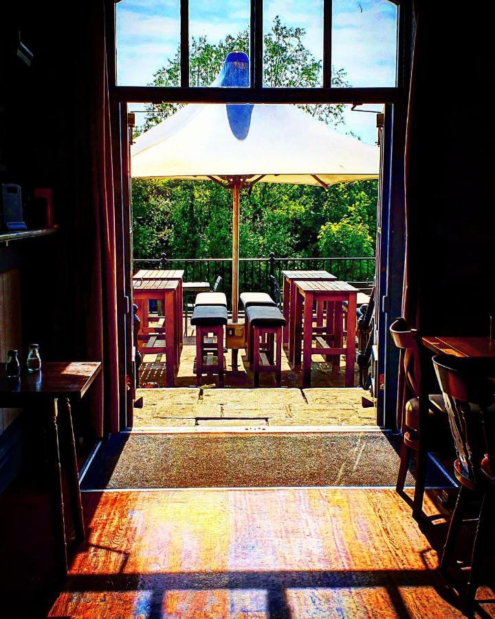 Boat & Horses Inn 올덤 외부 사진